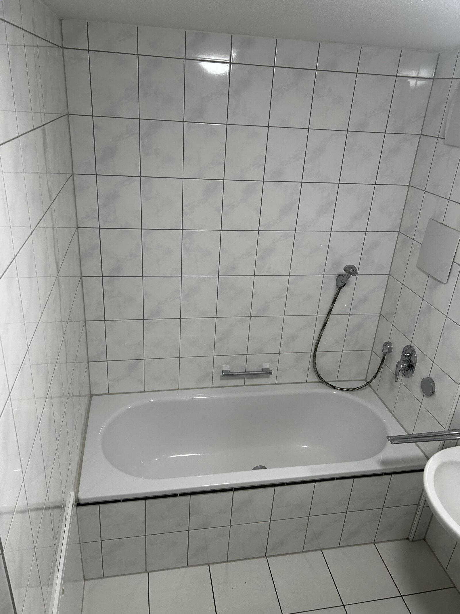 MV25-11-015 Fi-Bonl. Bad Dusche Toil