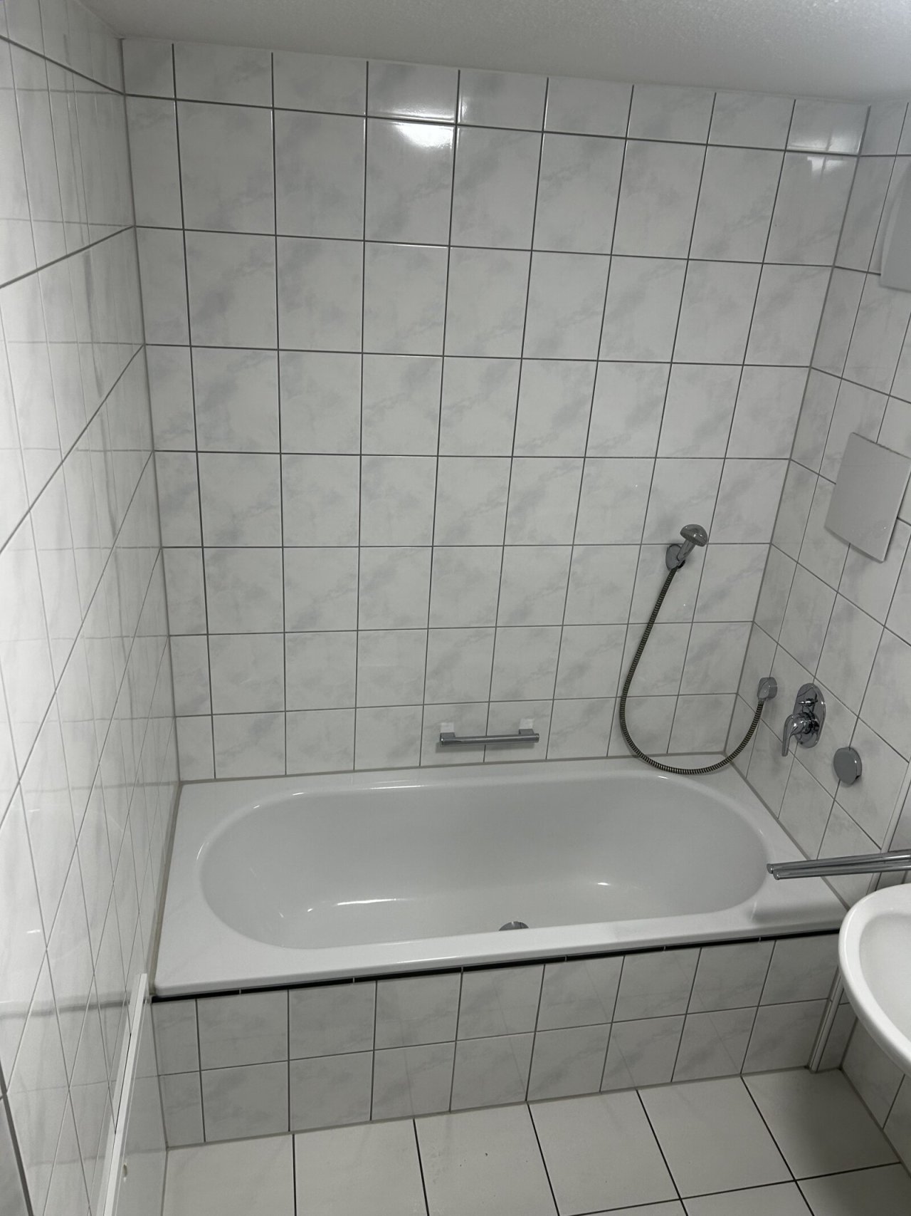 MV25-11-015 Fi-Bonl. Bad Dusche Toil