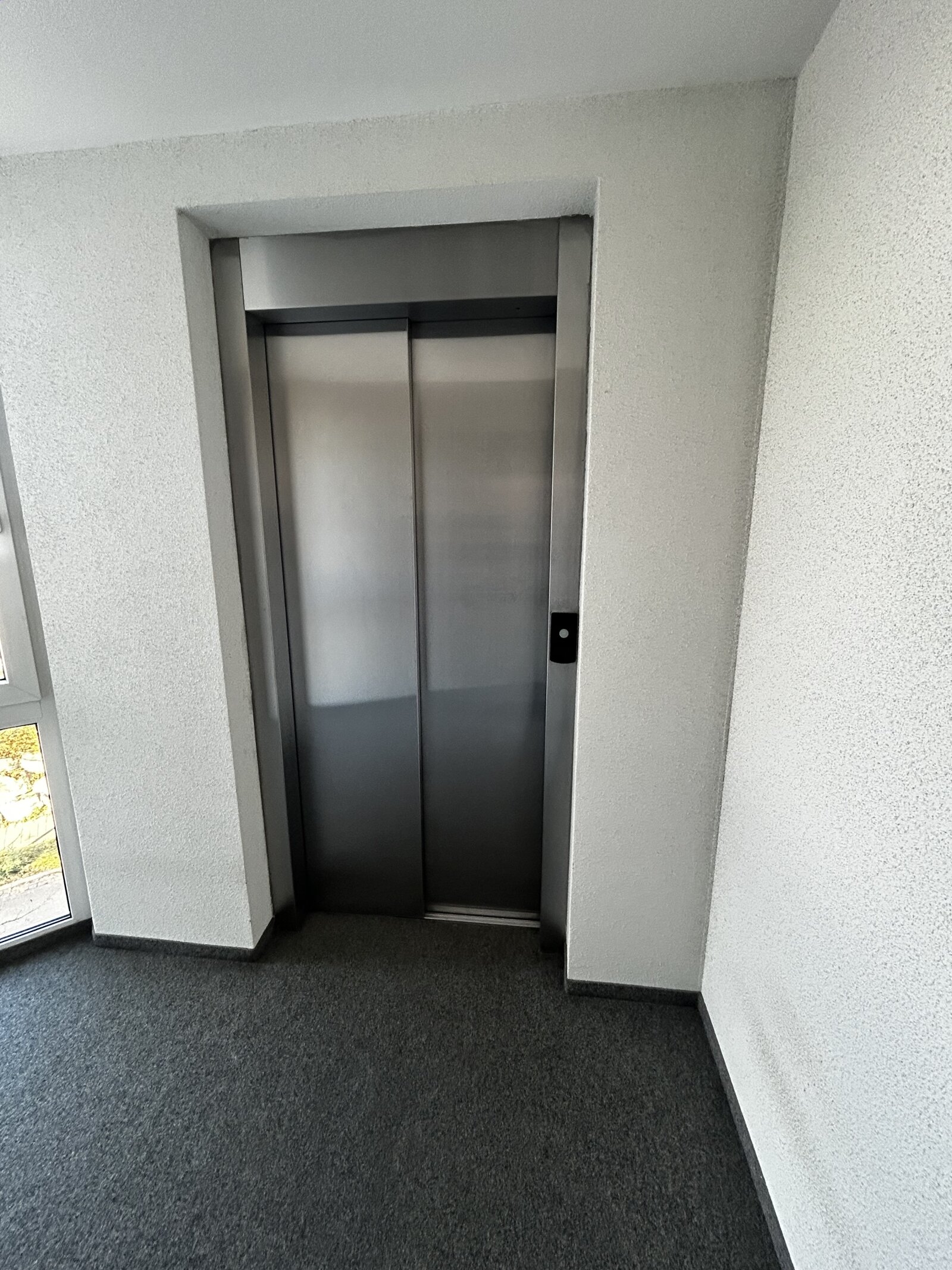 MV25-11-015 Fi-Bonl. Aufzug Flur