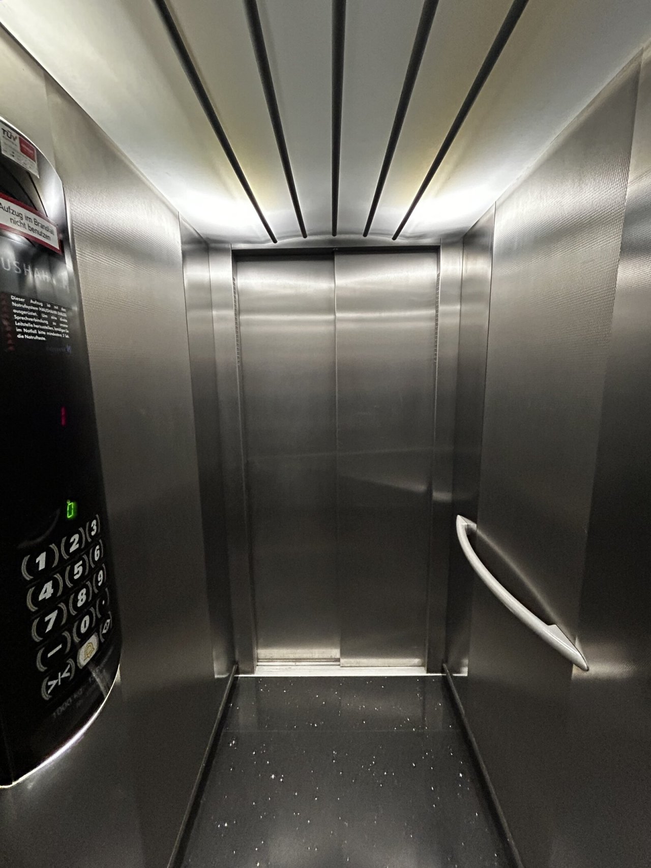 MV25-11-015 Fi-Bonl. Aufzug innen